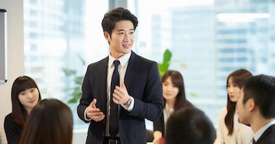 情報はデスクのPCで検索